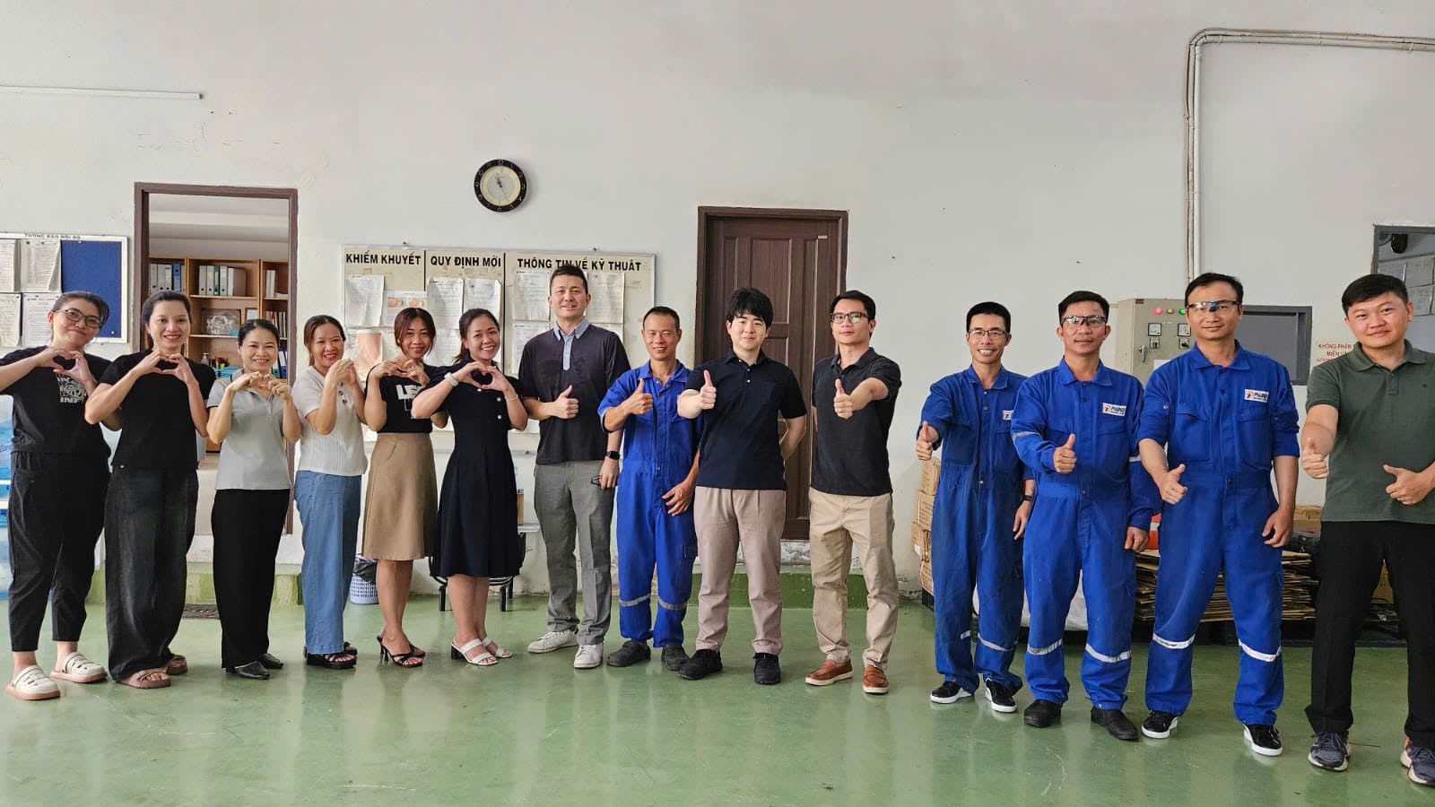 Liferaft service team