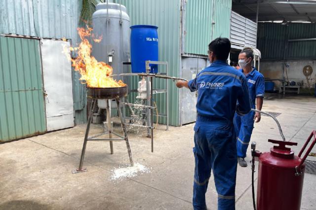 Fire fighting foam test