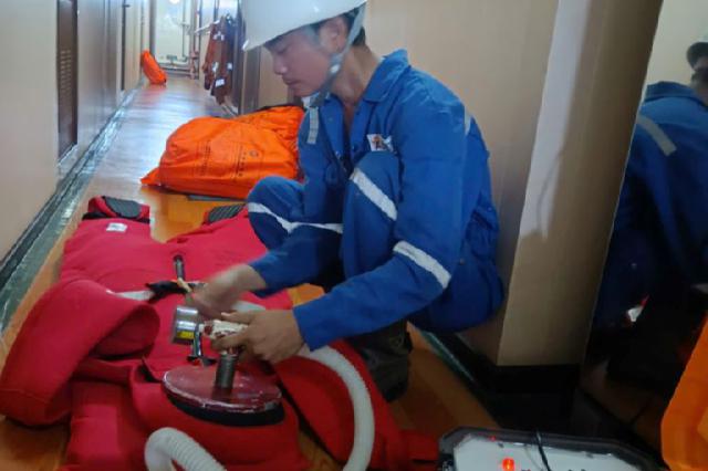Pressure Test of Immersion Suits