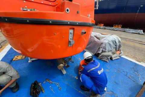 Lifeboat repair