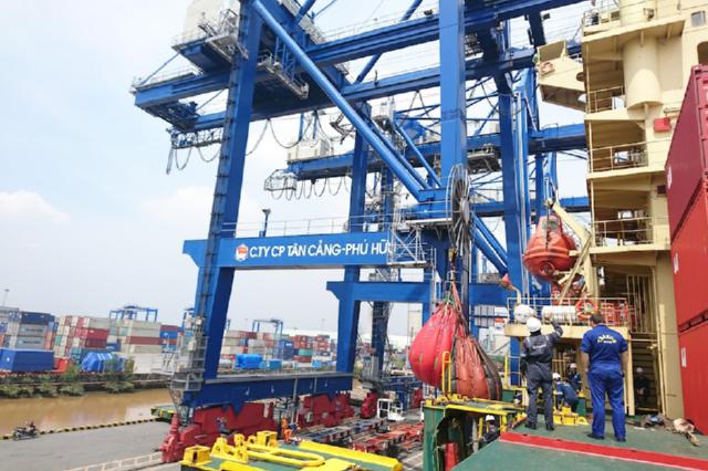 Crane load test