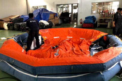 Deflate liferaft