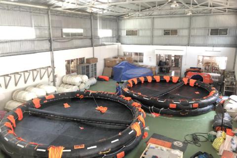 Open Reversible Liferafts on Service 