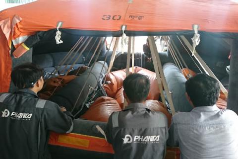 Load Test of Davit Liferafts